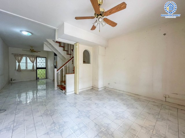 *****ทาวน์เฮ้าส์มือสองย่านนนทบุรี ม.สิรารมย์ บางบัวทอง เนื้อที่ 16 ตร.ว. ฟังก์ชัน 2 ห้องนอน 2 ห้องน้ำ 1 ที่จอดรถ แถมฟรี! 2 เครื่องปรับอากาศ, 1 เครื่องทำน้ำอุ่น ทำเลเดินทางสะดวก ใกล้รถไฟฟ้าสายสีม่วง "สถานีคลองบางไผ่" และทางด่วน "ศรีรัช" ในราคาถูกสุด